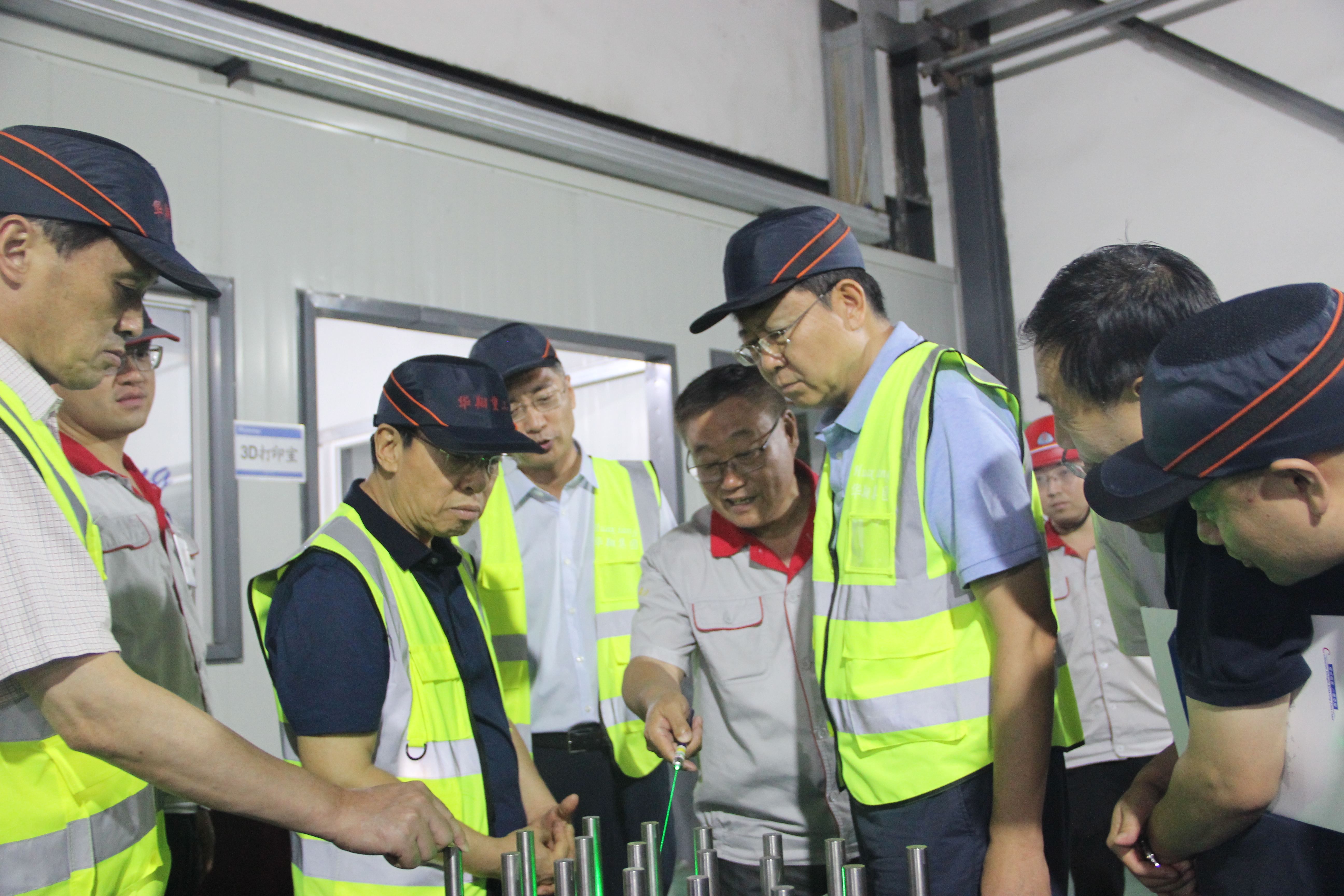 山西省人民政府原副省長(zhǎng)、中國生產(chǎn)力學(xué)會(huì)會(huì)長(zhǎng)、山西省資源型經(jīng)濟(jì)轉(zhuǎn)型促進(jìn)會(huì)總顧問牛仁亮一行蒞臨我司調(diào)研