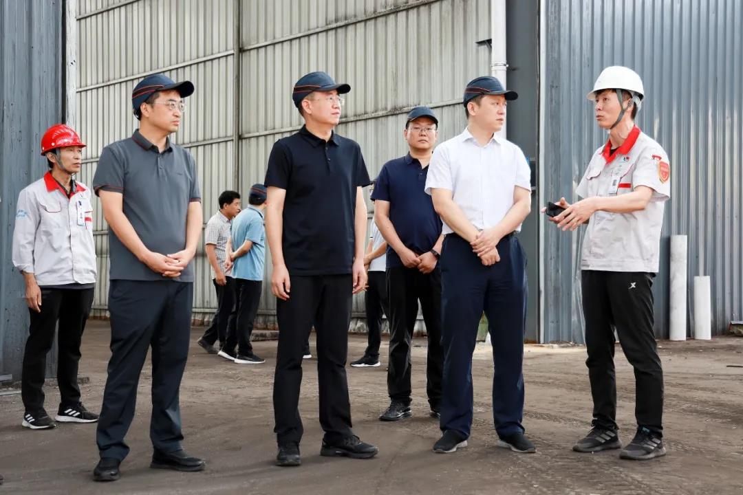 市委常委、副市長(zhǎng)、翼城縣委書(shū)記王淵到華翔（翼城）新材料科技園現(xiàn)場(chǎng)辦公