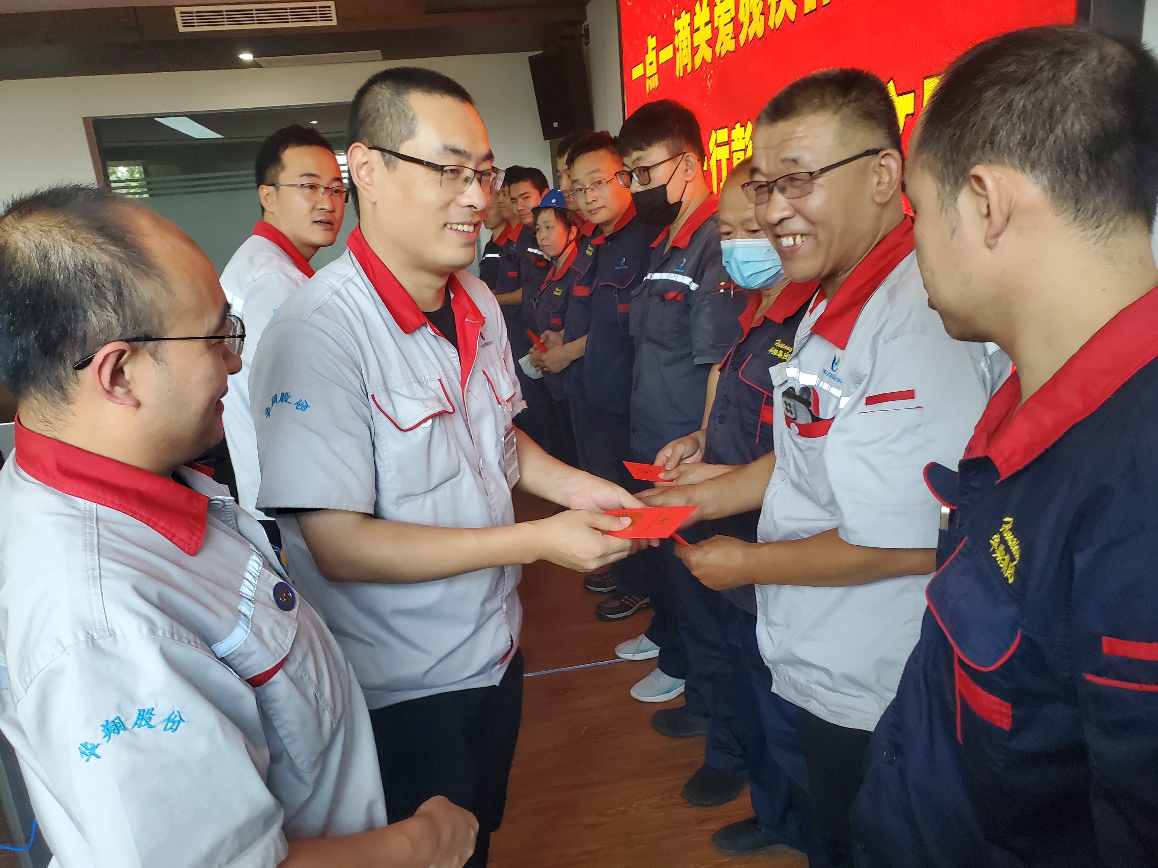 “扶殘助殘有你有我”，華翔很暖心！